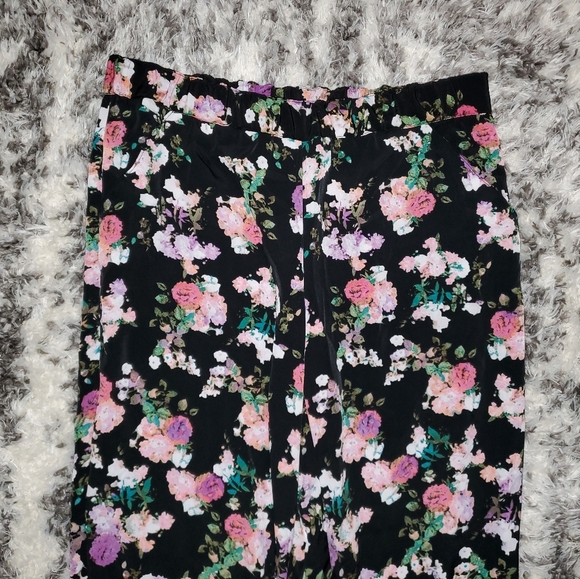 Decree Black Floral Pants with Pockets - Picture 5 of 11